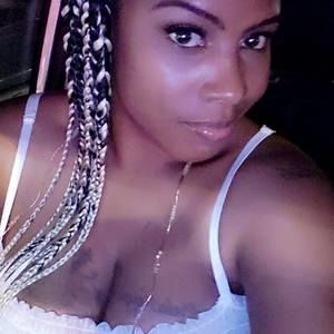 Meet your Posher, Malika